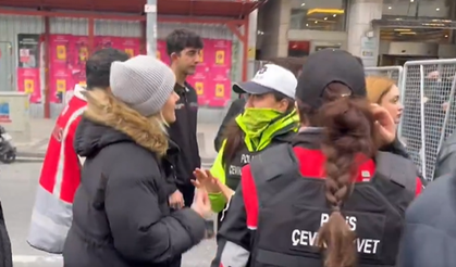 Taksim'e girmek isteyenlerden izin kâğıdı istendi