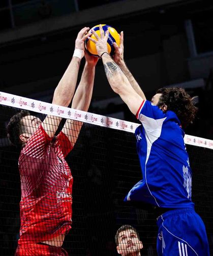 Efeler Ligi: Ziraat Bankkart: 0 - Halkbank: 3
