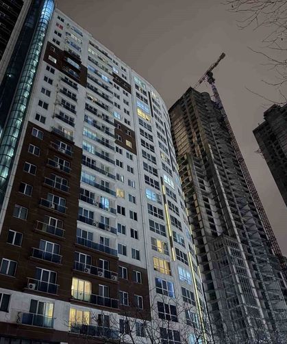 Esenyurt'ta bir sitede 2 kişi silahla vurulmuş halde ölü bulundu