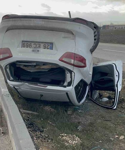 Eskişehir-Sarıcakaya yolunda otomobil takla attı: 5 yaralı