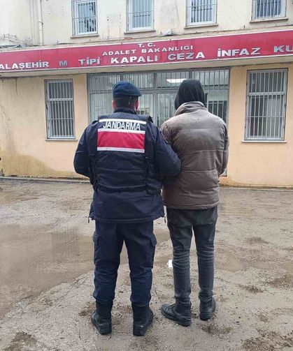 Jandarma uyuşturucu tacirlerine göz açtırmıyor