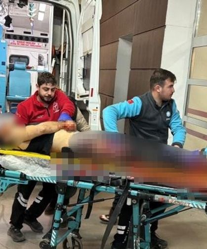 Sokak ortasında bıçaklanarak ağır yaralandı