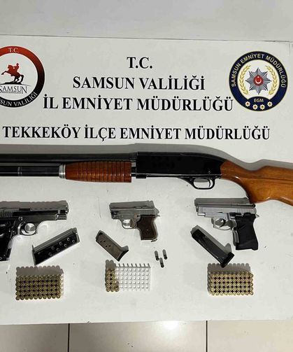 Tekkeköy'de çok sayıda ruhsatsız silah ele geçirildi
