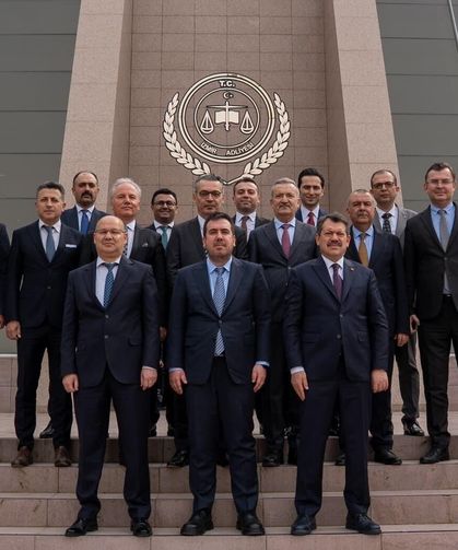 Adalet Bakan Yardımcısı Tuncay, İzmir Adliyesi'ni ziyaret etti