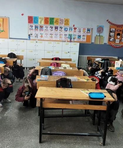 Altıntaş'ta Zafer İlkokulunda deprem tatbikatı