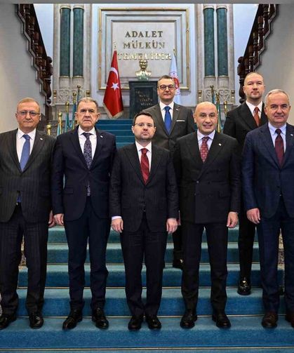 Bakan Gürlek: '10 yılı doldurmayan bir hakim, ticaret mahkemesi başkanı olmayacak'