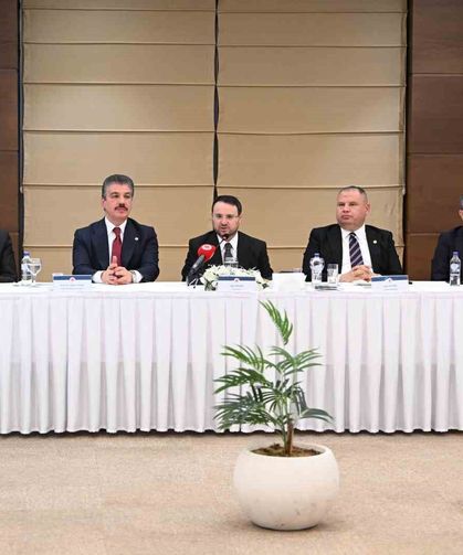 Bakan Gürlek: 'İzmir, Ankara ve İstanbul'da bir irtibat bürosu kuracağız'