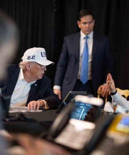 Beyaz Saray, Trump'ın İran saldırılarını izlediği anlara dair fotoğrafları paylaştı