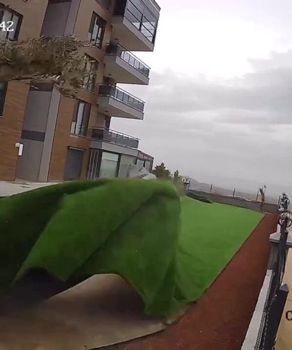 Denizli'deki fırtınadan Necati ve Saykolar grubunun bas gitaristi de etkilendi