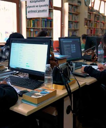Didim Belediyesi Halk Kütüphanesi gençlerin buluşma merkezi oldu