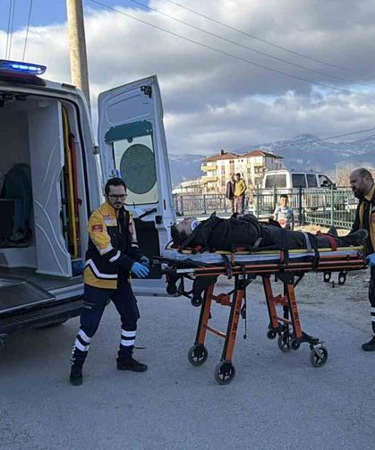 Erbaa'da motosiklet ile otomobil çarpıştı: 2 yaralı