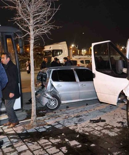 Önce kaza, sonra kavga ettiler: 2 yaralı