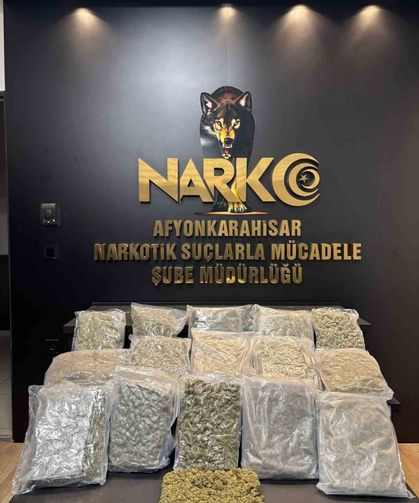 Polis kolilerle taşınan 9 kilogram uyuşturucu madde ele geçirdi