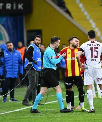 Trendyol Süper Lig: Kayserispor: 0 - Trabzonspor: 1 (Maç devam ediyor)