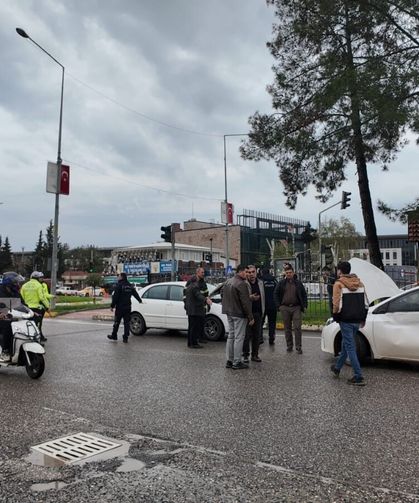 Adıyaman'da dört araç bir birine girdi