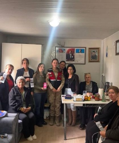 Defne'de jandarmadan vatandaşlara bilgilendirme çalışması