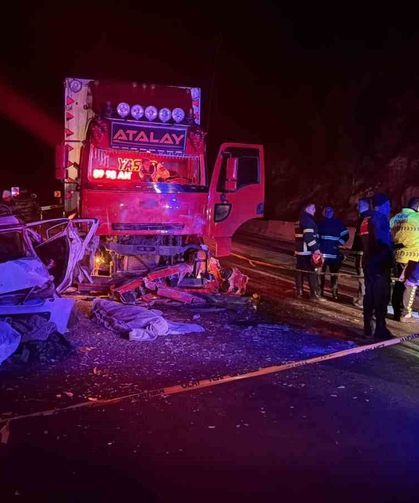 Isparta-Antalya karayolunda feci kaza: 1 ölü, 4 yaralı