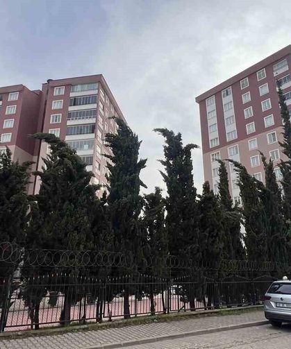 Saldırıyı gerçekleştiren öğrencinin ailesinin yaşadığı sitede sessizlik hakim