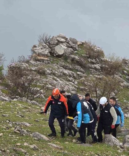 Siirt'te atıyla birlikte kayalıklara yuvarlanan genç ağır yaralandı
