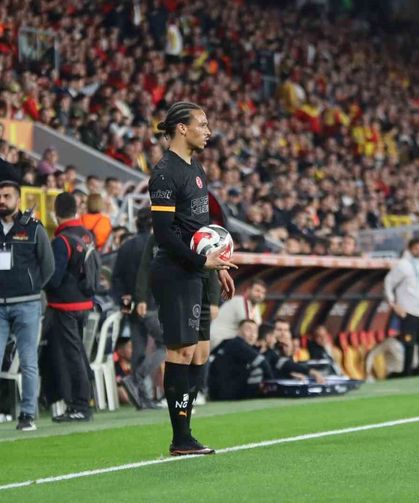 Trendyol Süper Lig: Göztepe: 0 - Galatasaray: 2 (İlk yarı)