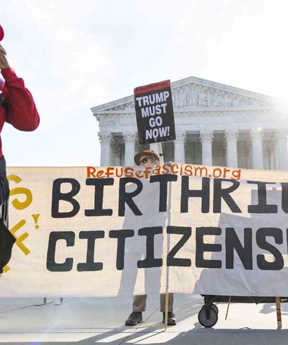 Trump, Yüksek Mahkeme duruşmasına katılan görevdeki ilk başkan oldu