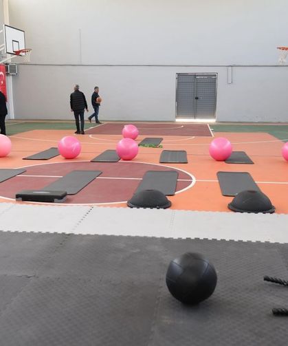 Yenilenen Tavşancıl Spor Salonu kapılarını açtı