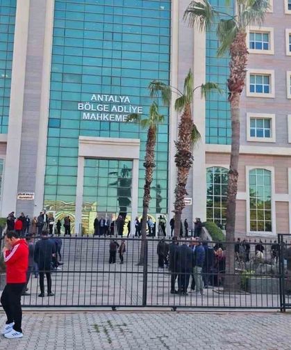 Antalya Büyükşehir Belediyesine yönelik rüşvet soruşturmasında 41 sanık yeniden hakim karşısında