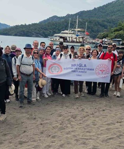 Beyaz önlüklüler sağlık ve bir ruhu için doğada buluştu
