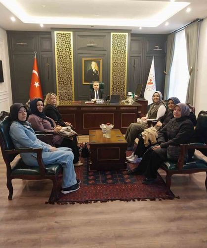 Çölyaklılar Edremit de Kaymakam Odabaş'ı ziyaret etti