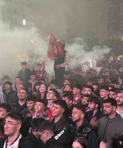 Çorum'da binlerce vatandaştan Süper Lig sevinci
