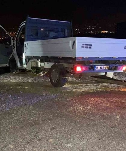 Direksiyon hakimiyetini kaybeden alkollü sürücü şarampole uçtu