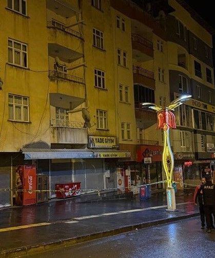 Hakkari'de 6 bina çökme riski nedeniyle tahliye edildi
