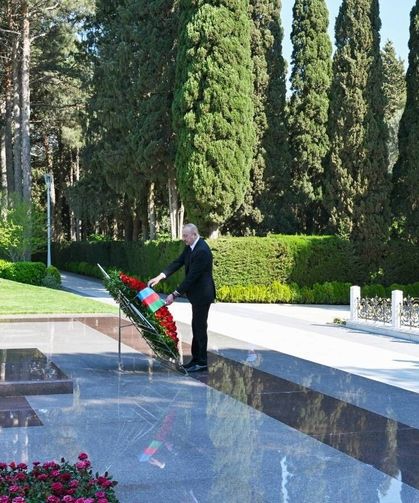 Haydar Aliyev'in doğumunun 103'üncü yıldönümü