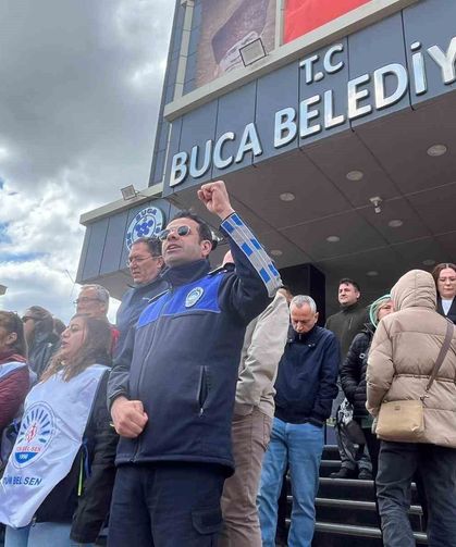 İzmir'de belediye memurlarının 'TİS' eylemi sürüyor
