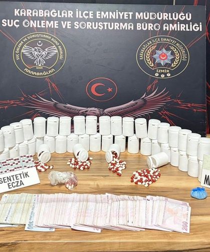 İzmir'de binlerce uyuşturucu hap ele geçirildi