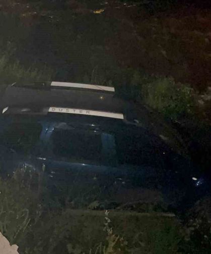 Kontrolden çıkan araç dereye uçtu, kaza sonrası sürücü kaçtı