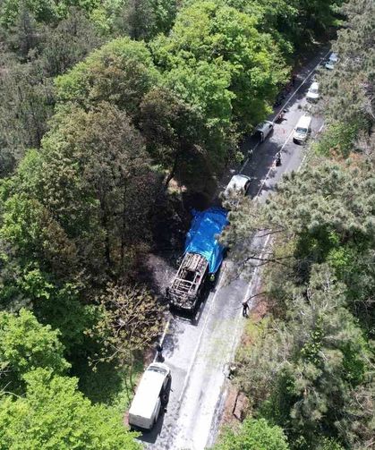 Sarıyer'de İETT otobüsü alev topuna döndü, kullanılamaz hale gelen araç havadan görüntülendi