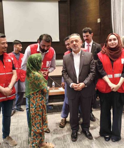 Türk Kızılay'ı İslamabad'da kurban hisse dağıtımına devam ediyor