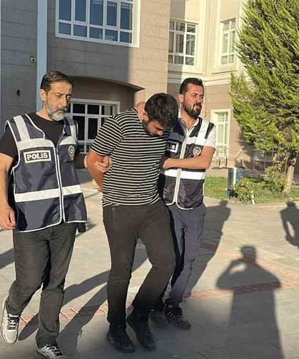 Burdur'da evine gelen adamı öldüren genç tutuklandı