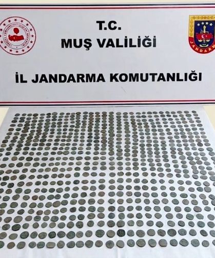 Muş'ta 749 adet tarihi sikke ele geçirildi