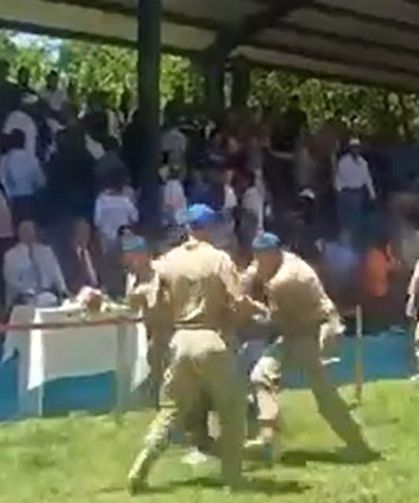 Tartışmalı güreşler olaylı başladı