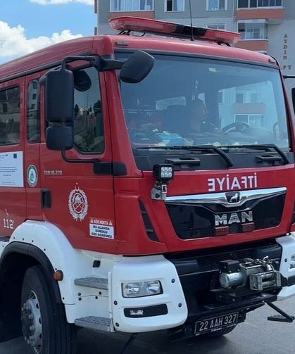 Yoldan çıkan otomobil tarlaya uçtu: 2 yaralı