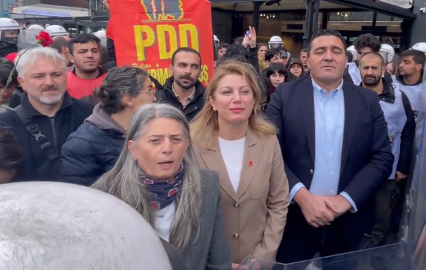 Mecidiyeköy'de 1 Mayıs yürüyüşüne polis engeli