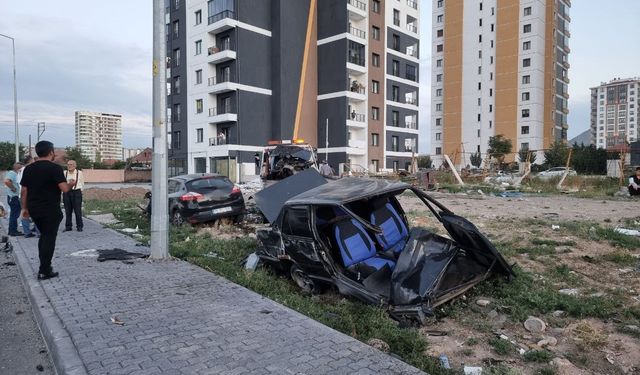 Tofaş’ın ikiye bölündüğü kaza kameralara yansıdı