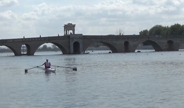 Meriç Nehri'nde Avrupa Kürek Şampiyonası başladı