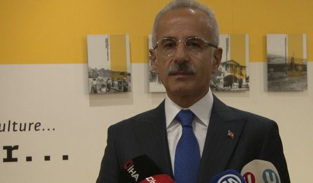 Ulaştırma ve Altyapı Bakanı Uraloğlu, PTT Pul Müzesi’ne ziyarette bulundu