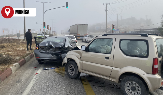 Sisli hava zincirleme kazaya sebep oldu: 2 yaralı