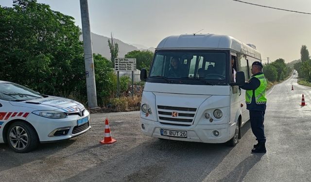 Okul çevreleri ve servislere denetim yapılıyor