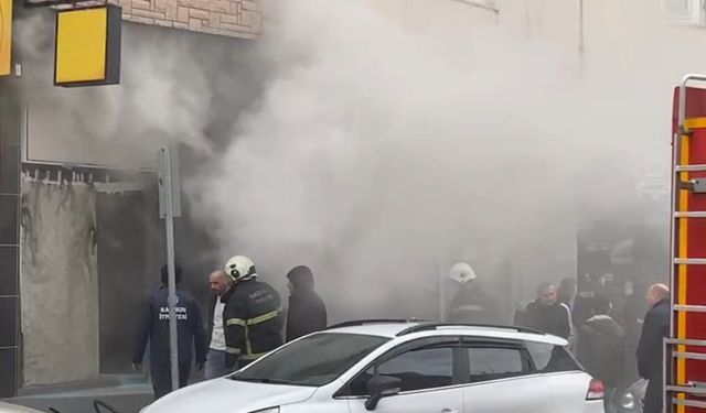 Bafra’da iş yeri yangını meydana geldi