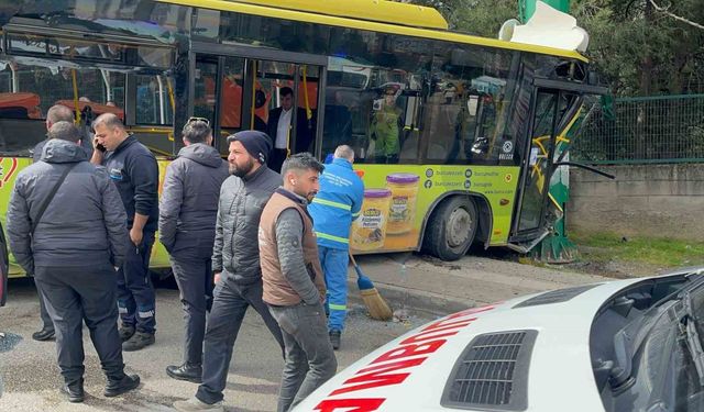 Belediye otobüsünün freni boşaldı: 8 yaralı